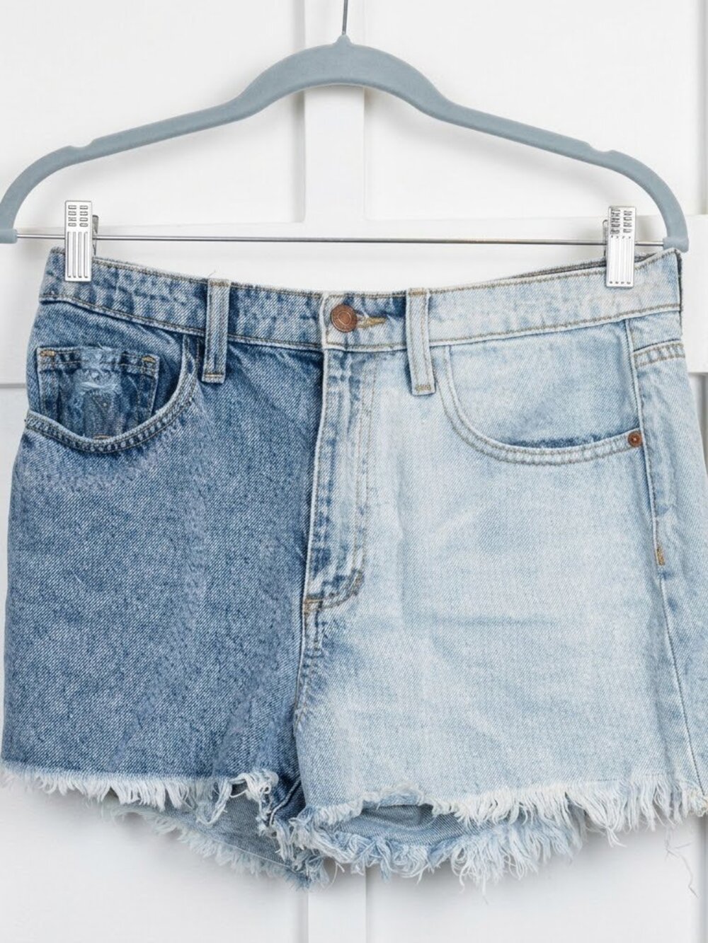 Vestique Shorts Jean Distressed Grunge Size 5 /W27 Raw Hem 90s Y2K Indie Western